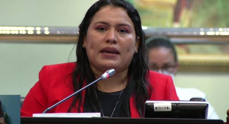 Diputada del FMLN: “Si de verdad el único poder fáctico detrás del oficialismo es el pueblo, escuchen y eliminen la ley Bitcoin” diputada-del-fmln-si-de-verdad-el-unico-poder-factico-detras-del-oficialismo-es-el-pueblo-escuchen-y-eliminen-la-ley-bitcoin